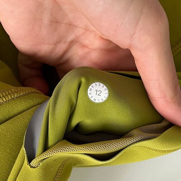 Lululemon | In Movement Tight 25" *Everlux - Picture 6 of 7